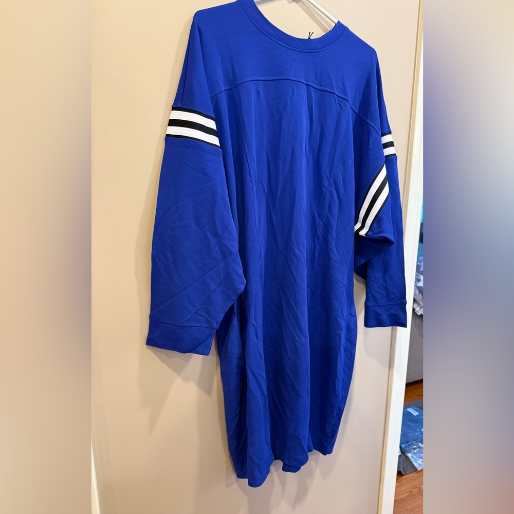 NWT athletic blue and white stripe dress size 2 XL